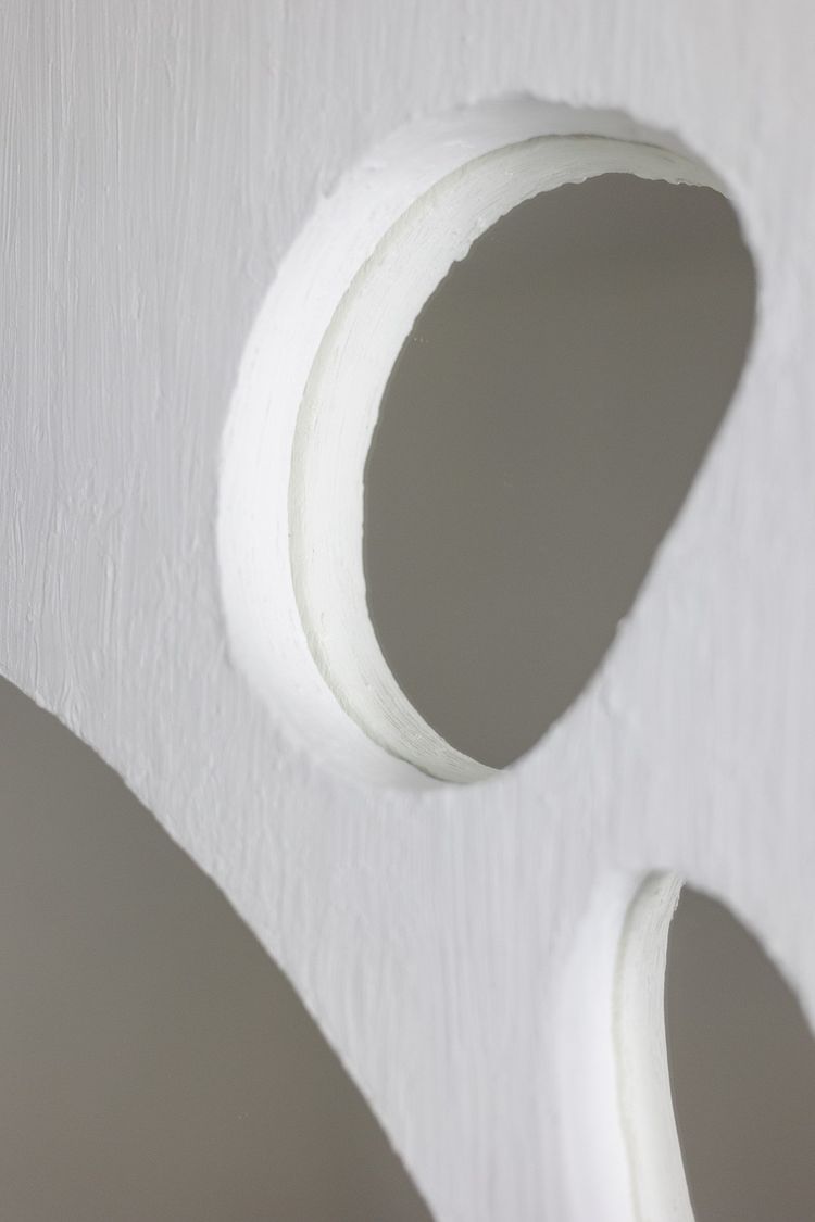 Miroir en plâtre. Travail d’artiste de petite série. LS62541609M