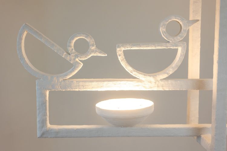 Lampadario rettangolare in gesso con decorazione a forma di uccello. Codice articolo: LS62652409P