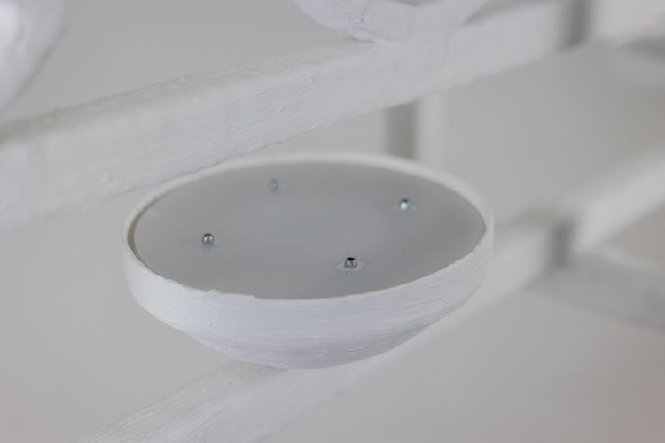 Lampadario rettangolare in gesso con decorazione a forma di uccello. Codice articolo: LS62652409P