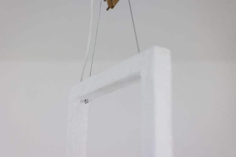 Lampadario rettangolare in gesso con decorazione a forma di uccello. Codice articolo: LS62652409P
