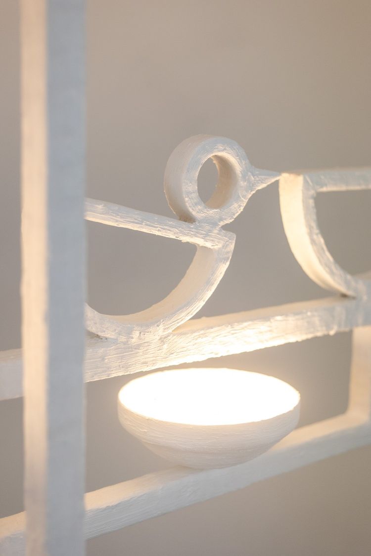 Lampadario rettangolare in gesso con decorazione a forma di uccello. Codice articolo: LS62652409P