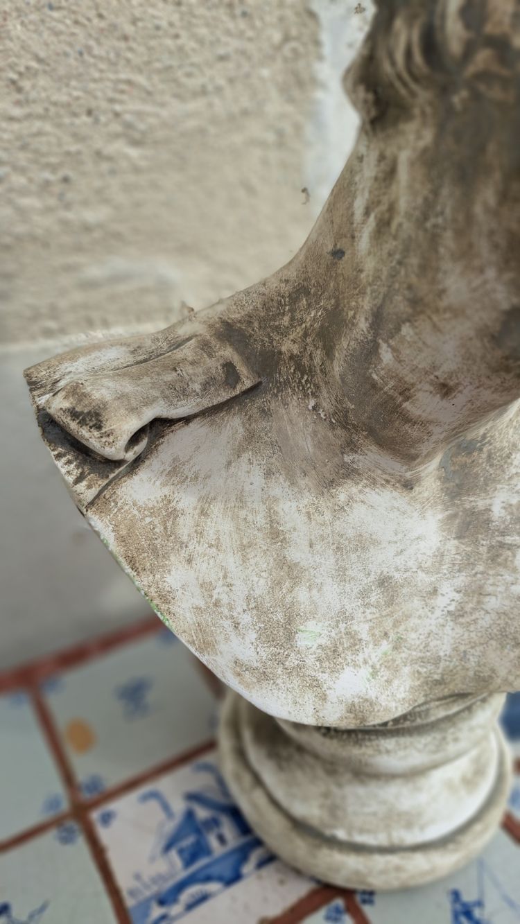 Busto neoclassico in gesso raffigurante una dea, inizio XX secolo