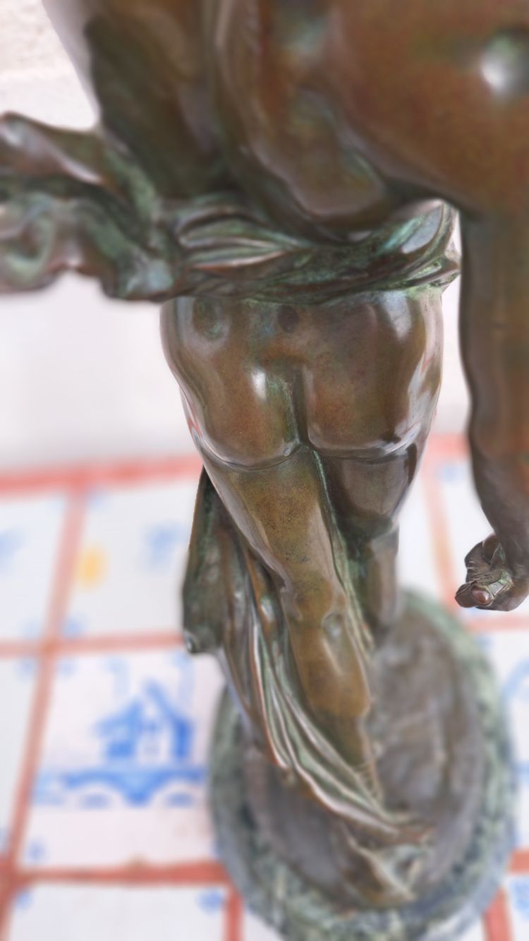 Scultura in bronzo "Gladiatore Guerriero con Scudo" di Paul Philippe, XIX secolo