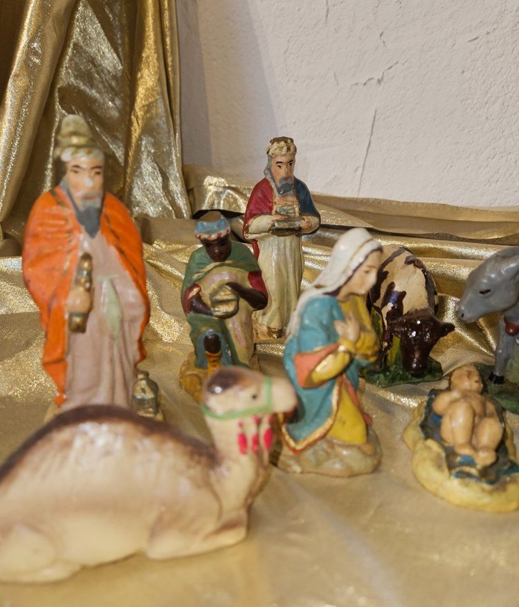 Polychrome Plaster Nativity Scene, Early 20th Century.