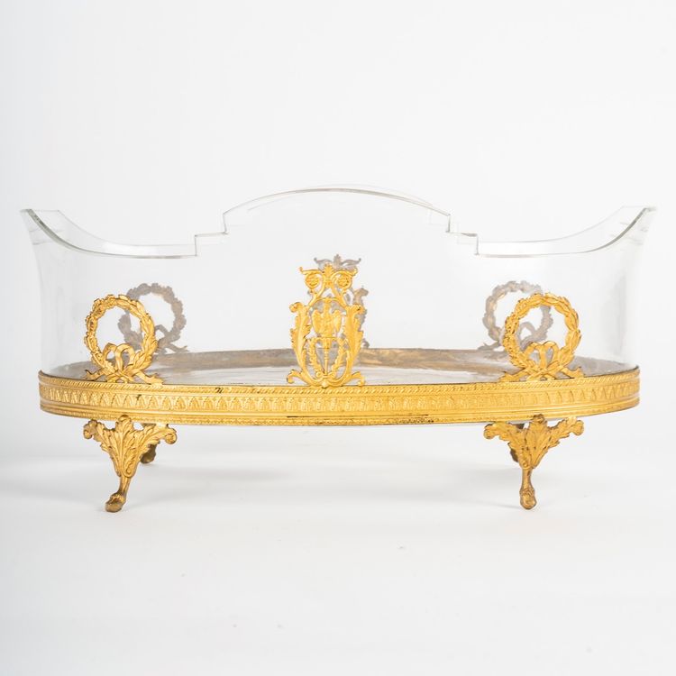 Une coupe en cristal avec garniture en bronze doré, fin XIXème siècle 