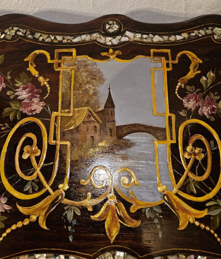 Petite Table Guéridon à Deux Plateaux Burgautés - à Décor Romantique  -  époque Napoléon III.