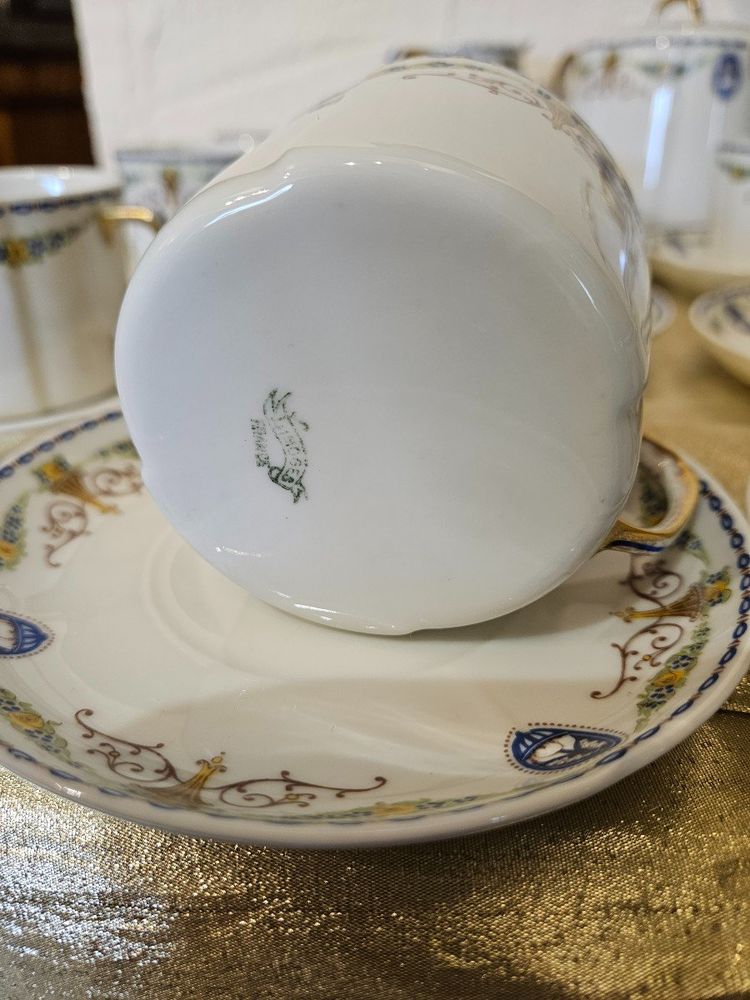 Tee- oder Kaffeeservice aus Limoges-Porzellan - 20. Jahrhundert -