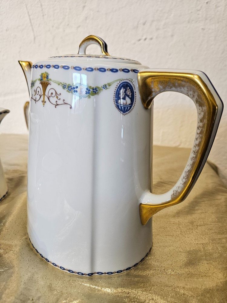 Tee- oder Kaffeeservice aus Limoges-Porzellan - 20. Jahrhundert -