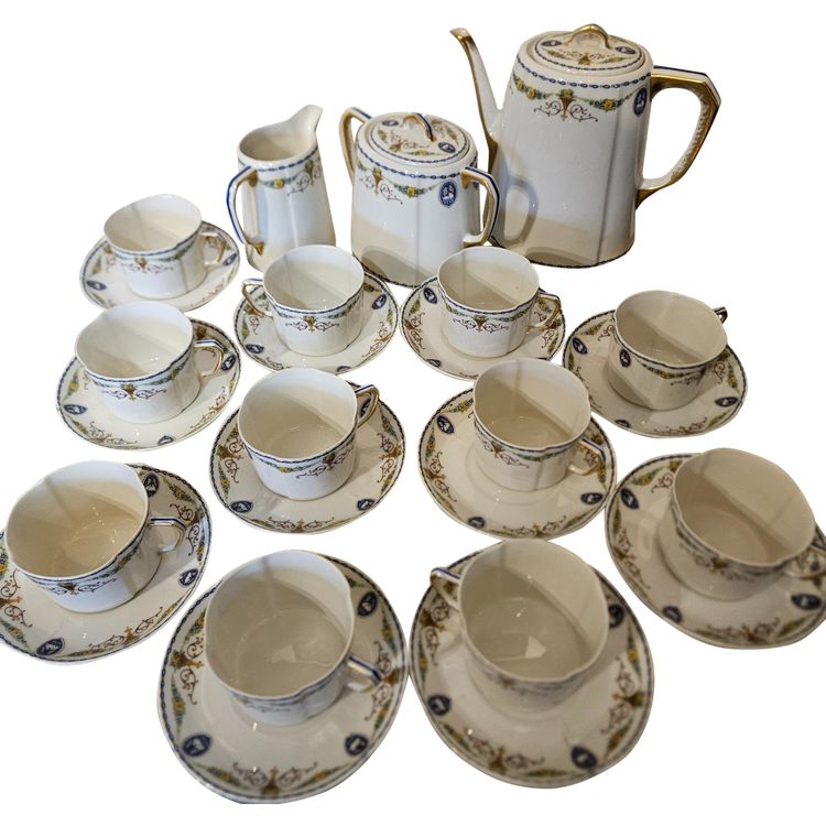 Tee- oder Kaffeeservice aus Limoges-Porzellan - 20. Jahrhundert -
