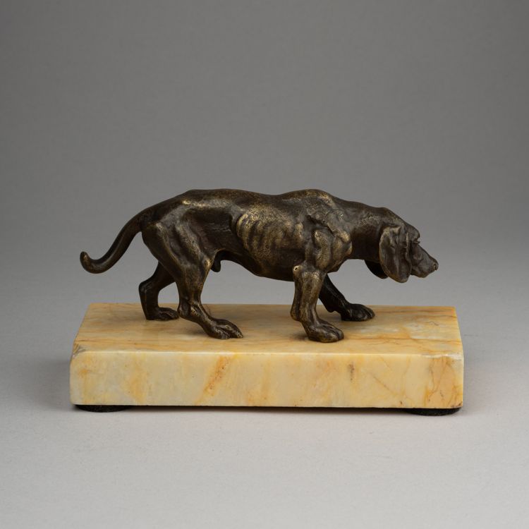 Piccolo bronzo raffigurante un cane da caccia, XIX secolo