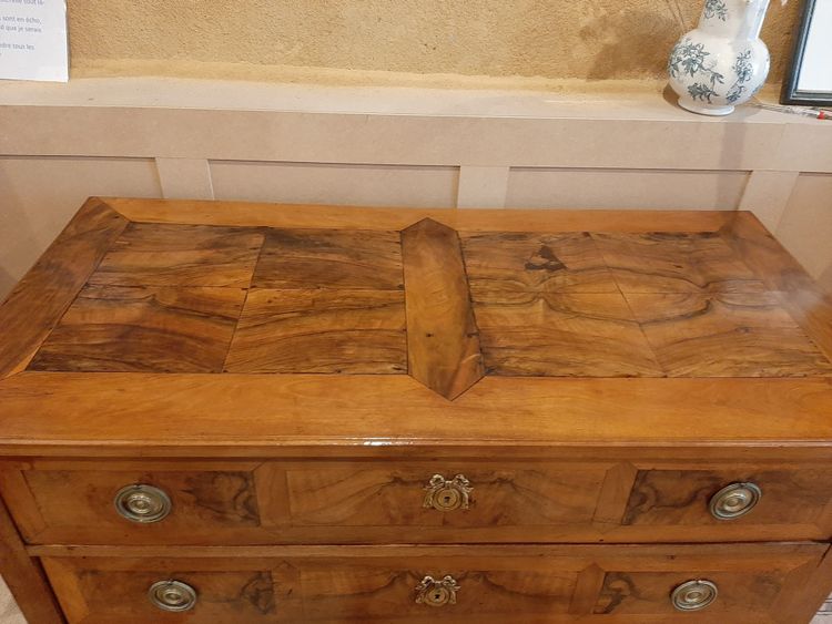 Très belle Commode Style Louis XVI en Ronce de Noyer et Merisier - Période fin XVIII ème