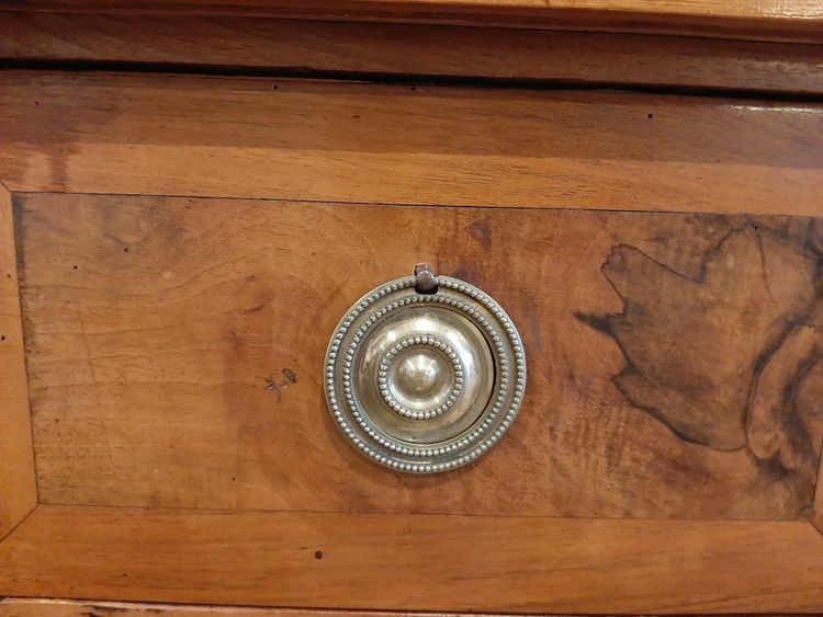 Très belle Commode Style Louis XVI en Ronce de Noyer et Merisier - Période fin XVIII ème
