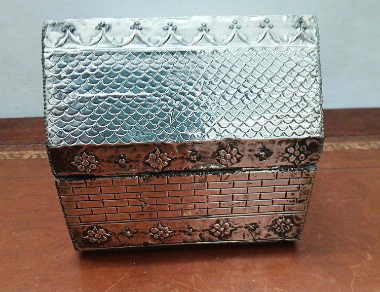 Reliquary box.