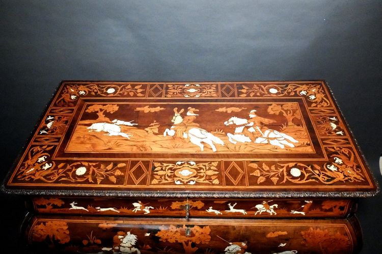 Cassettone italiano con scene di caccia - Lombardia, XVIII secolo 