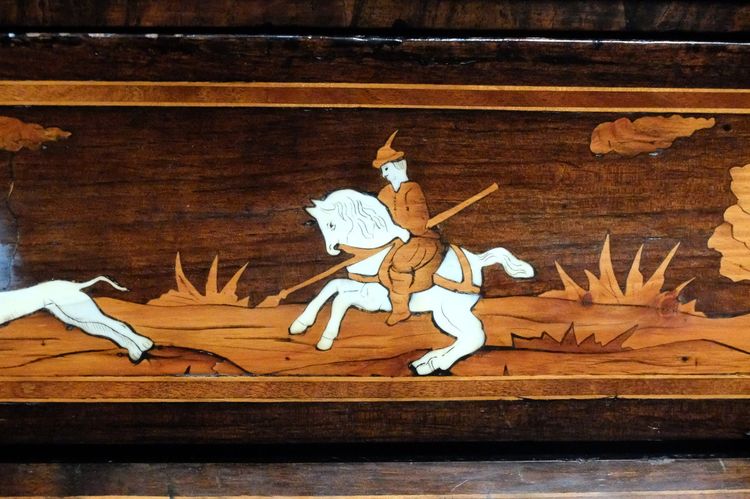 Cassettone italiano con scene di caccia - Lombardia, XVIII secolo 