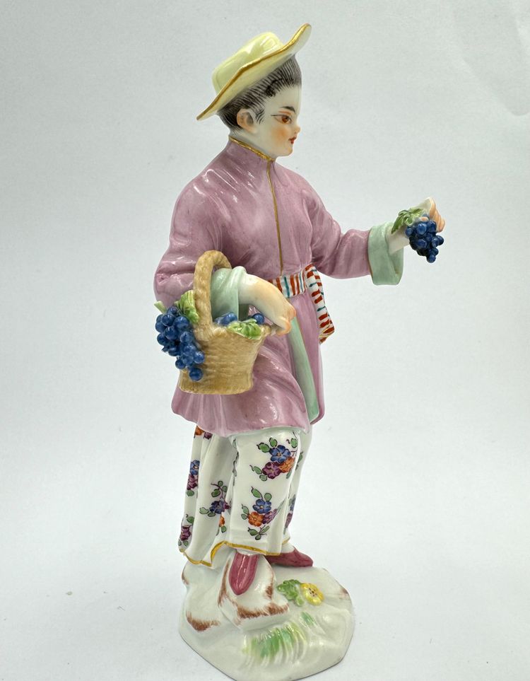 Meissen - Donna giapponese con cesto d'uva