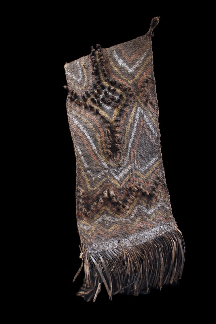Cape de cérémonie, coiffe traditionnelle, art tribal, art océanien, Papouasie Nouvelle Guinée