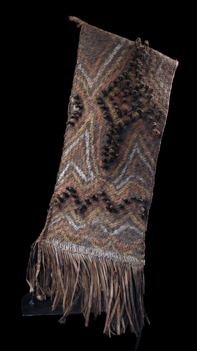 Cape de cérémonie, coiffe traditionnelle, art tribal, art océanien, Papouasie Nouvelle Guinée