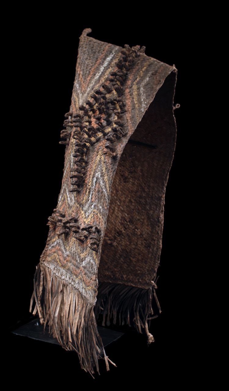 Cape de cérémonie, coiffe traditionnelle, art tribal, art océanien, Papouasie Nouvelle Guinée