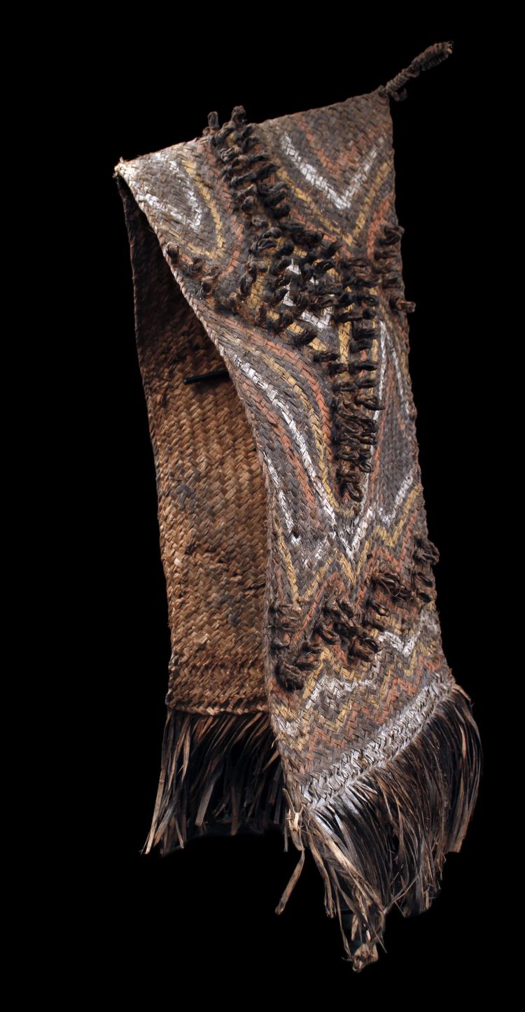 Cape de cérémonie, coiffe traditionnelle, art tribal, art océanien, Papouasie Nouvelle Guinée