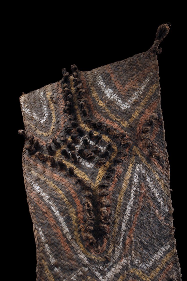 Cape de cérémonie, coiffe traditionnelle, art tribal, art océanien, Papouasie Nouvelle Guinée