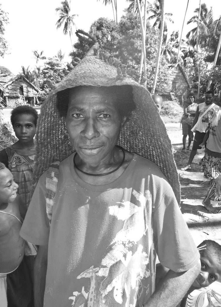 Cape de cérémonie, coiffe traditionnelle, art tribal, art océanien, Papouasie Nouvelle Guinée