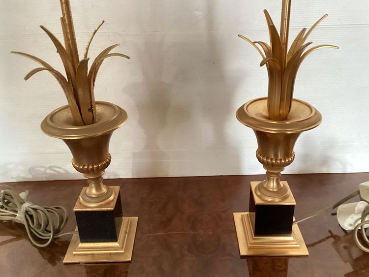 Pair of lamps with ears of corn