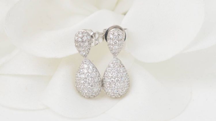 Orecchini di lusso in oro bianco e diamanti