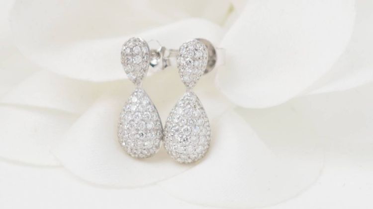 Orecchini di lusso in oro bianco e diamanti