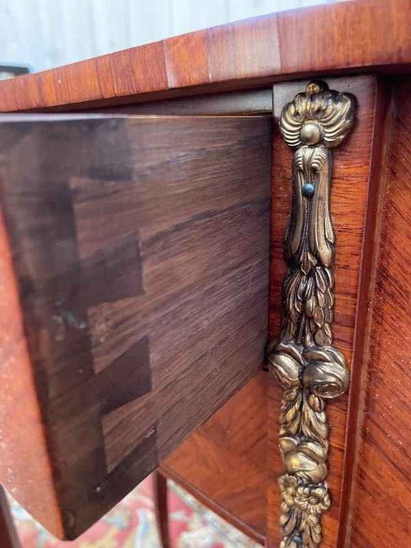 Paire de tables de chevet style Louis XV -Transition