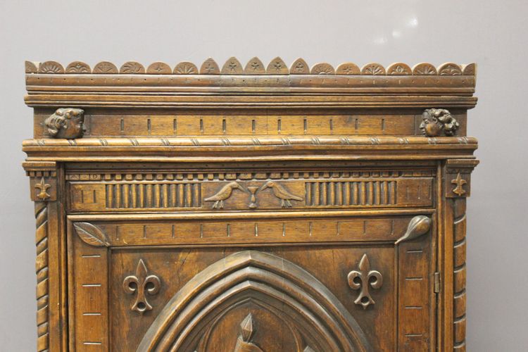 Bonnetière in rovere stile Enrico II con decoro Giovanna d'Arco, fine XIX secolo