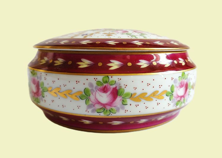 Boîte à Bijoux Bonbonnière Porcelaine Limoges  Peinte à La Main  Signée M Carpezat Roses Fleurs