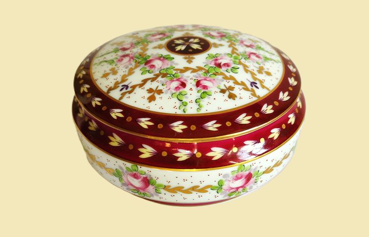 Boîte à Bijoux Bonbonnière Porcelaine Limoges  Peinte à La Main  Signée M Carpezat Roses Fleurs