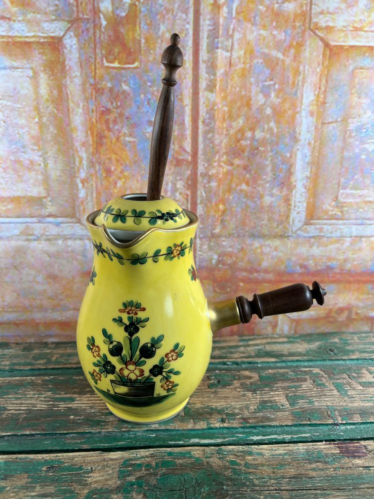 RARE CHOCOLATIÈRE MAISON DELVAUX – PORCELAINE DE PARIS, FIN XIXe - DÉBUT XXe SIÈCLE