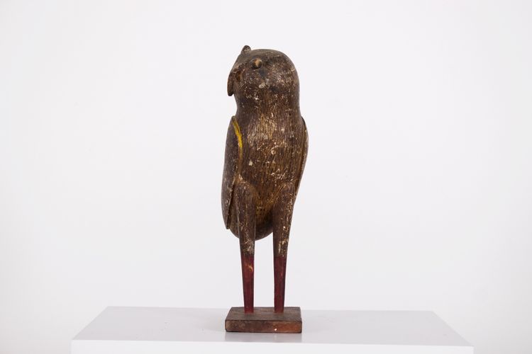 Figura di gufo in legno