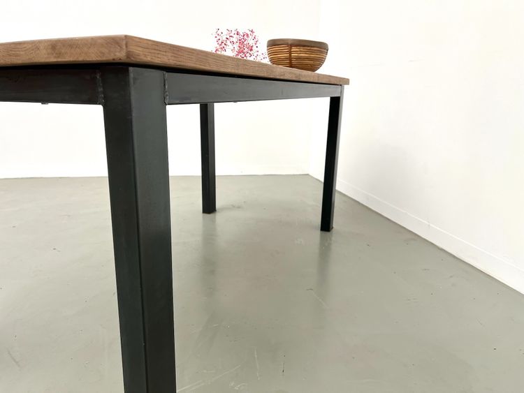 Table à manger années 70 piétement métal