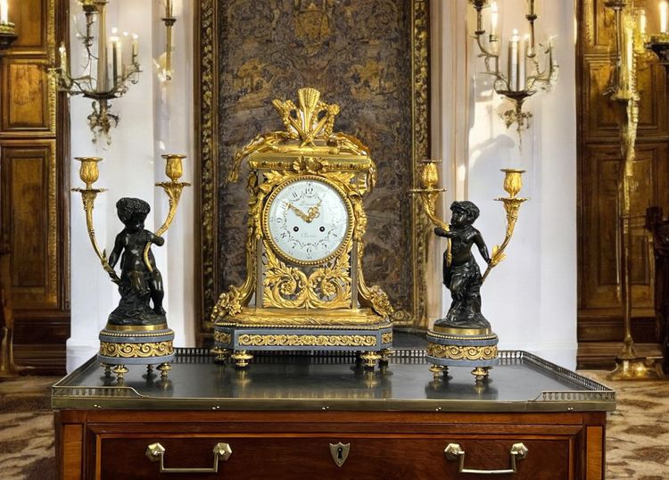 LARGE MANTEL SET BY MAISON DENIERE 1820 / 1901 IN THE LOUIS XVI STYLE