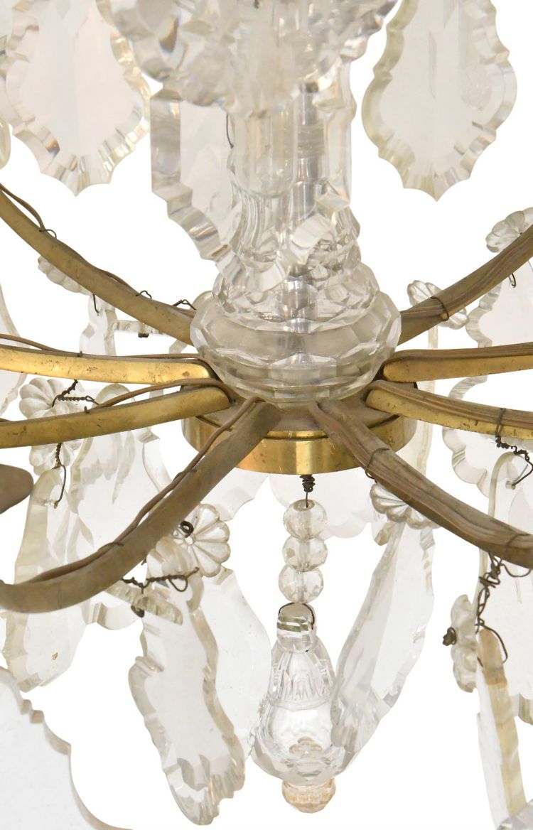 Grande lampadario a 9 luci in stile Luigi XV in ormolu e a sospensione