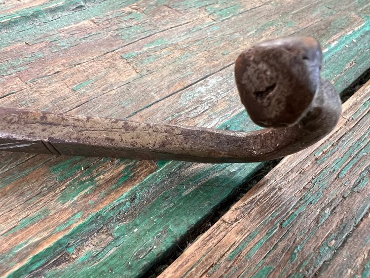 Grande cucchiaio antico in ferro battuto - 41 cm - Decorazione incisa