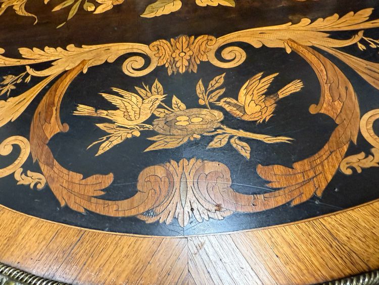 TABLE DE MILIEU VIOLONNEE NAPOLEON III EN MARQUETERIE