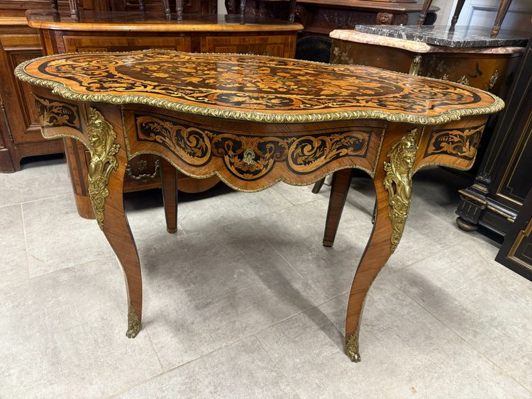 TABLE DE MILIEU VIOLONNEE NAPOLEON III EN MARQUETERIE