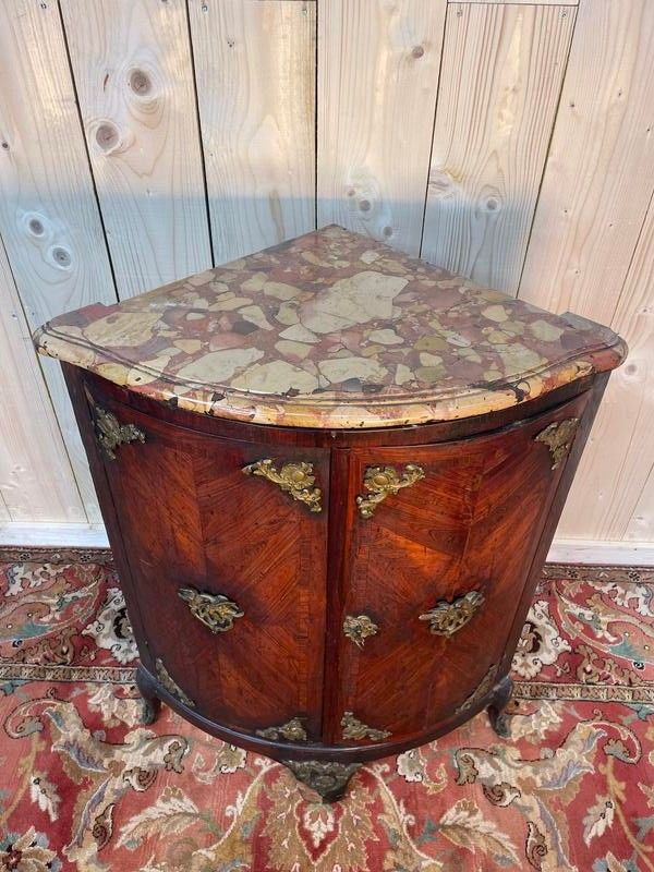 Encoignure époque Louis XV en marqueterie 