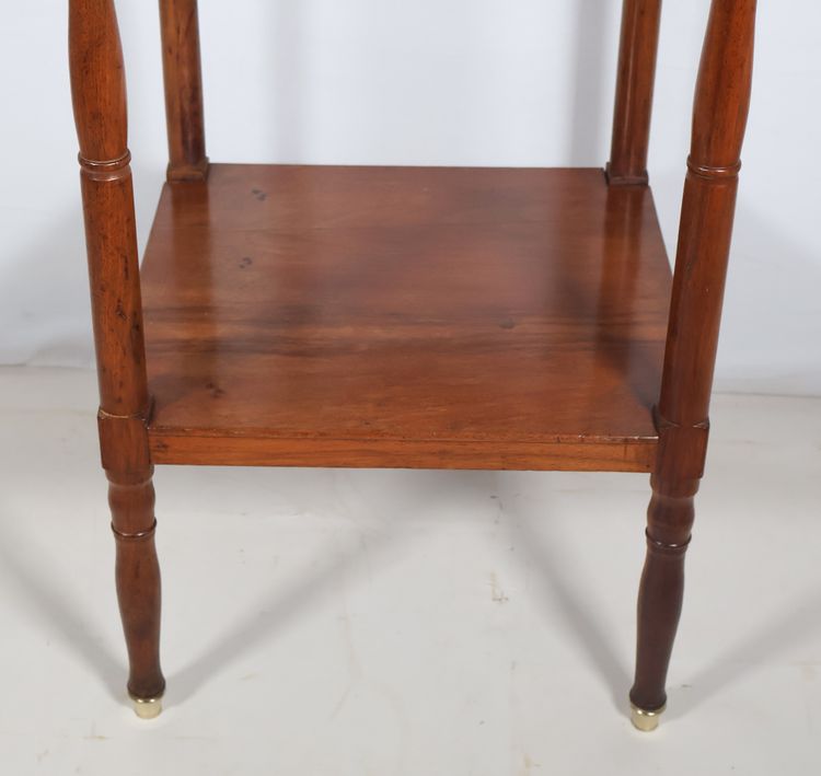 Table désserte en noyer  époque restauration