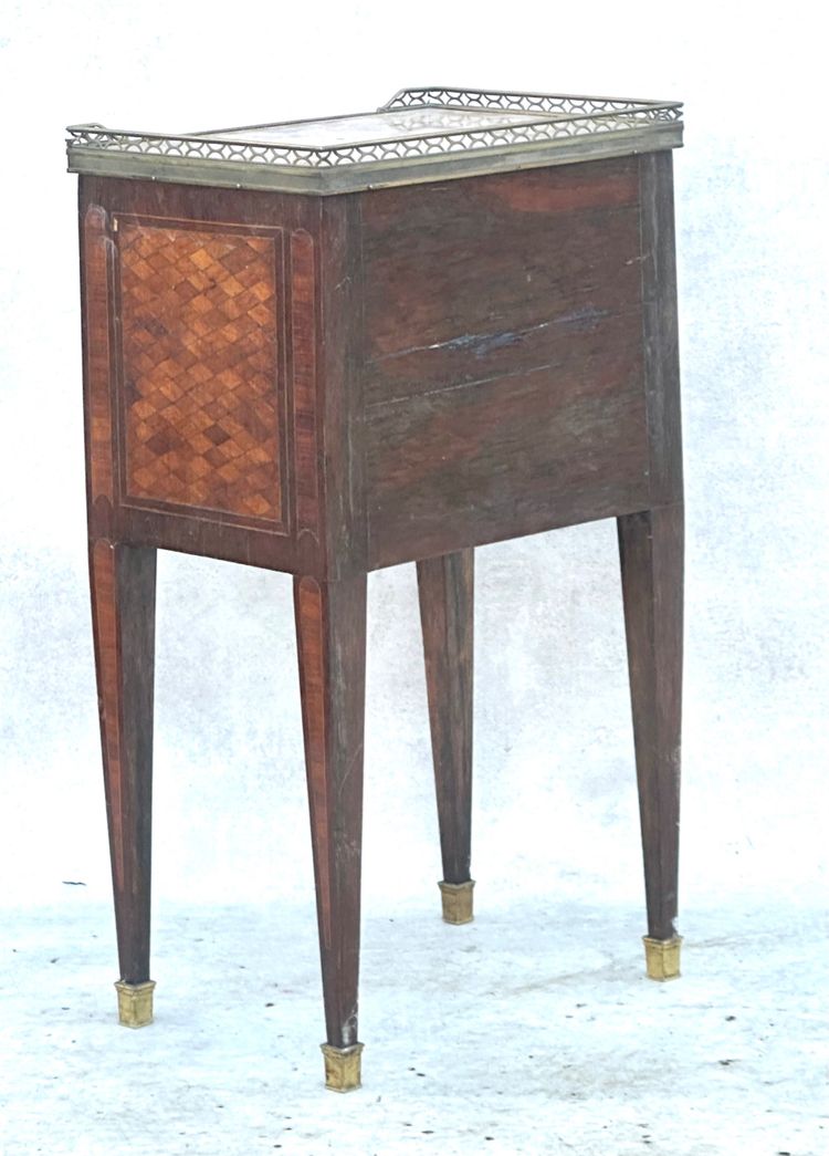 Table de chevet