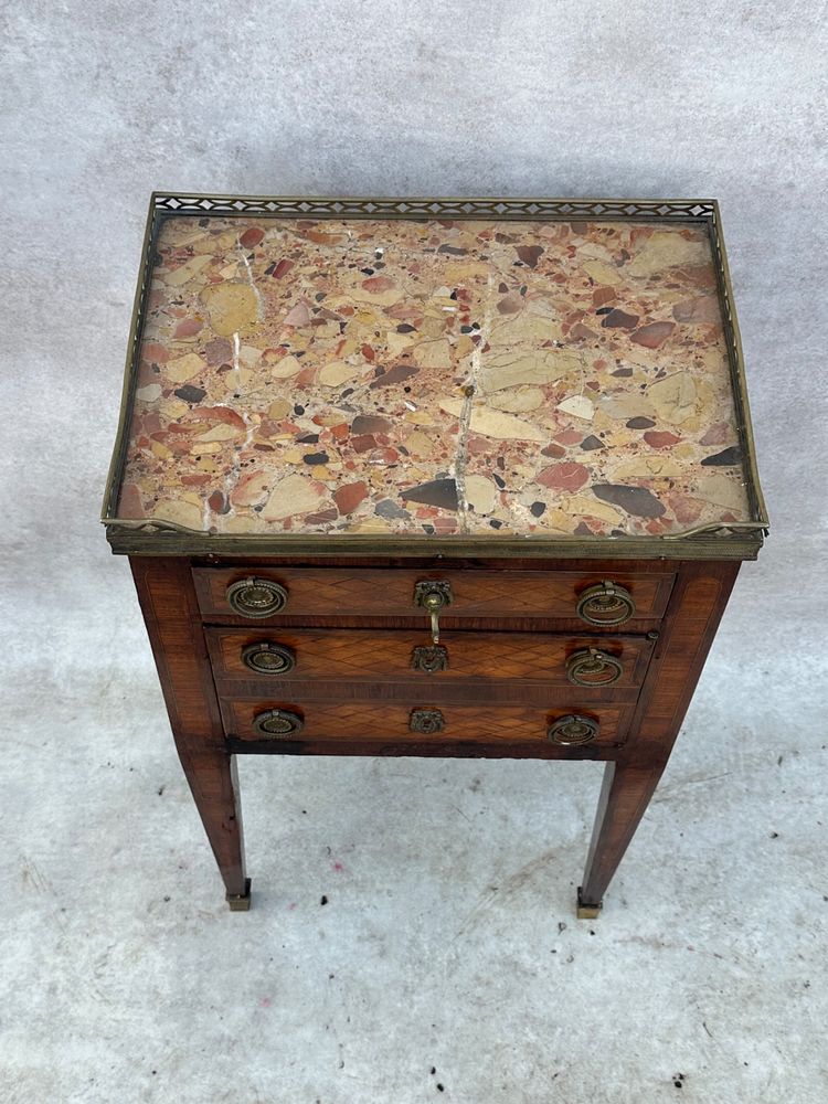 Table de chevet
