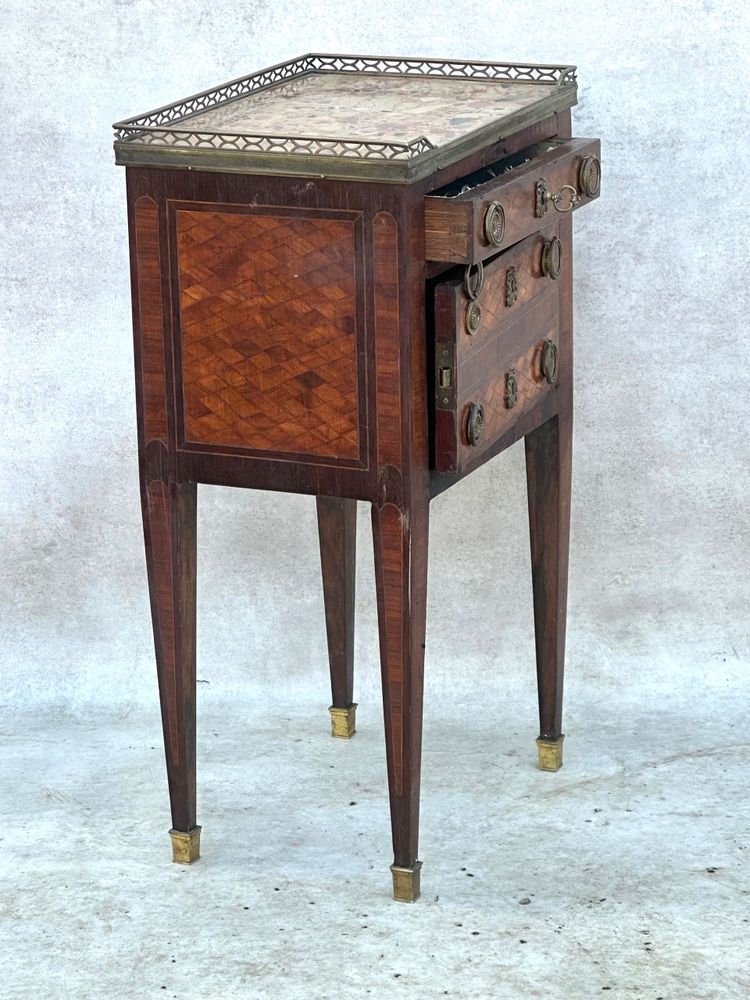 Table de chevet