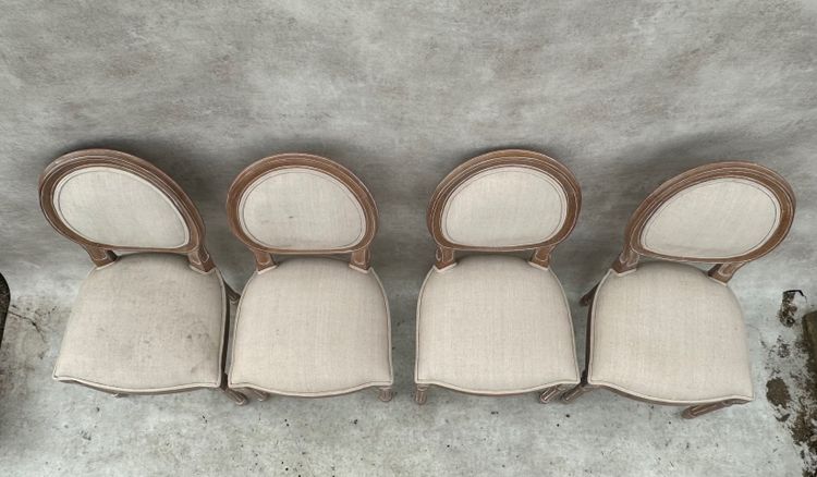 3 chaises