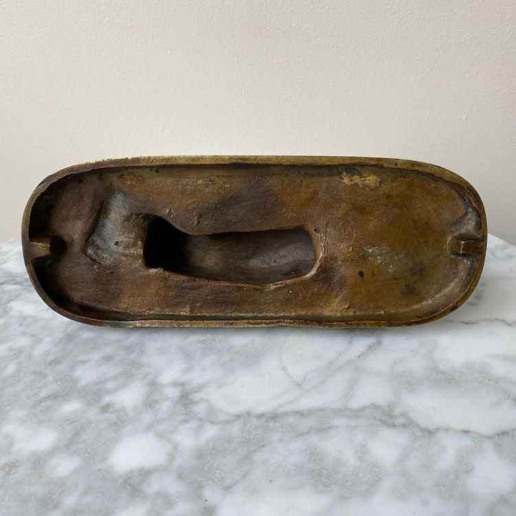 Leonessa in bronzo di Edouard Delabrièrre con patina marrone