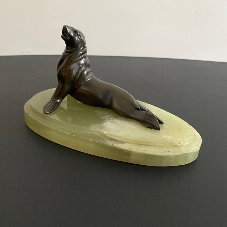 Sigillo in bronzo con patina marrone cioccolato Base in onice Art Déco 1930