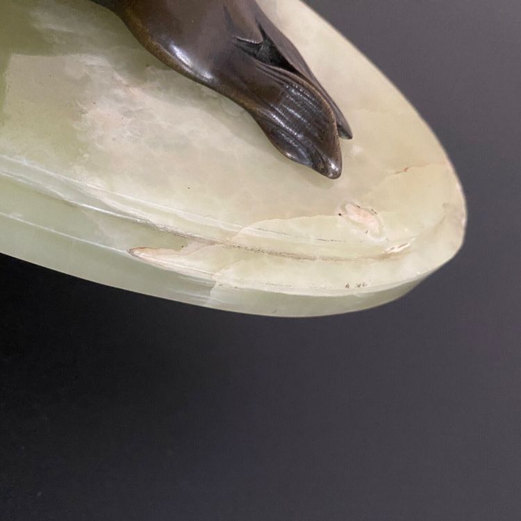 Sigillo in bronzo con patina marrone cioccolato Base in onice Art Déco 1930